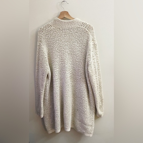 Vintage Avon Cream Knit Cardigan with Pockets Casual Chic Fall Winter Cozy - Picture 2 of 7